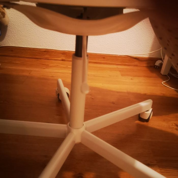 Cadeira giratória sporren ikea