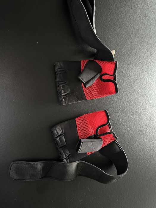 Worek treningowy DBX Bushido + 2 pary rękawic MMA