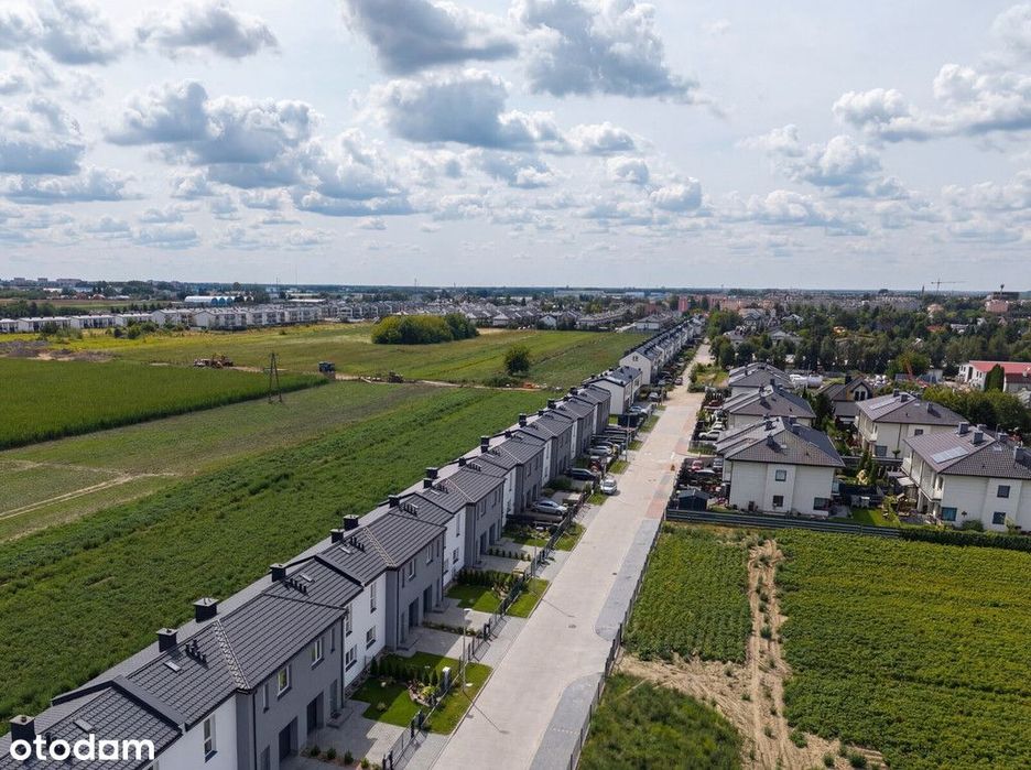 Nowy segment z garażem i ogródkiem