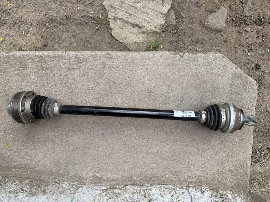 Привідний вал Шкода Кодіак 2.0 TSI 4x4 2025 3Q0501204B
