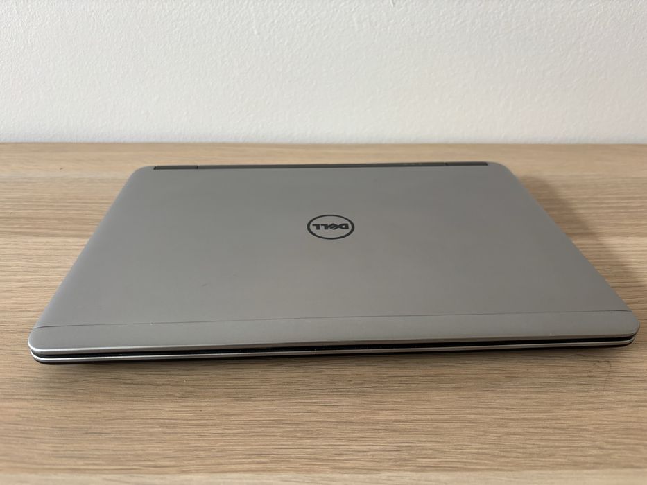 Dell Latitude E7240 i5 4GB SSD Win10 Stacja dokująca
