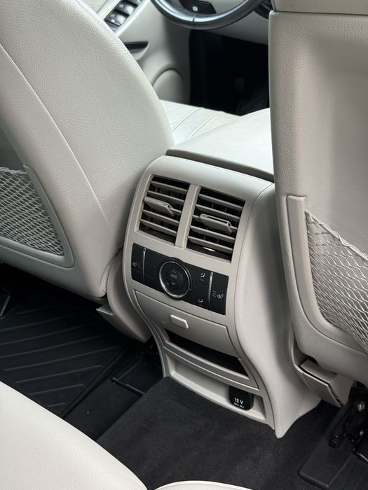Офіційний Mercedes-Benz ML 350