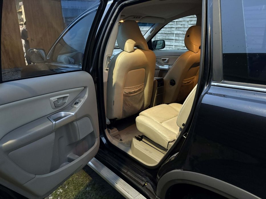 Volvo XC90 2,4 D5 Polski salon 1 właściciel bezwypadkowy