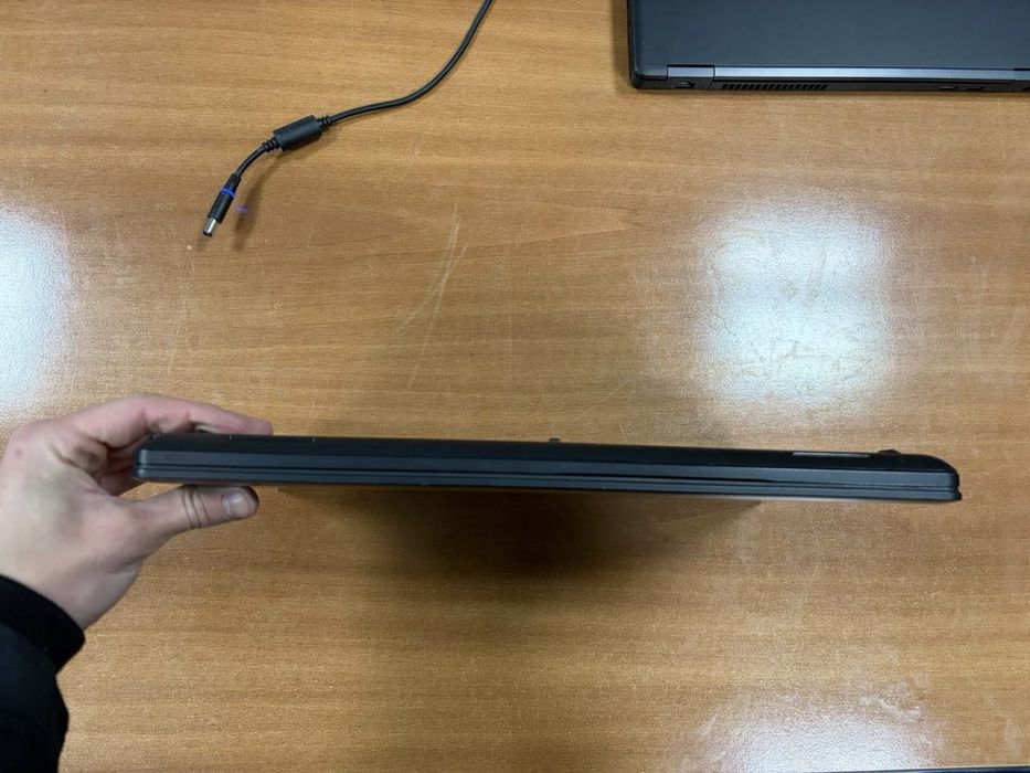 13. Latitude 5590 I7-8650U 32gb SSD m2 512  4 штуки