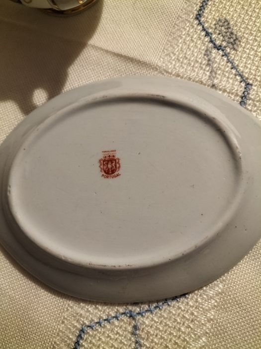 Terrina e travessa em miniatura