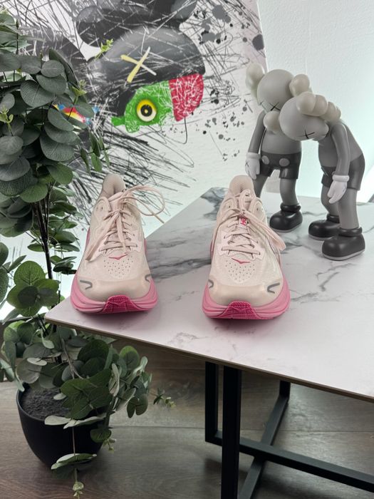 Кросівки Hoka Clifton 10 40.5 розмір Е11911