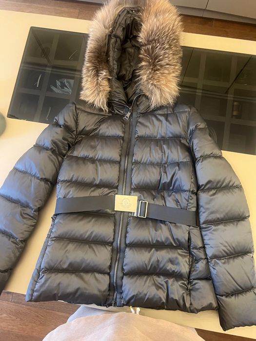 Пуховик жіночій Moncler