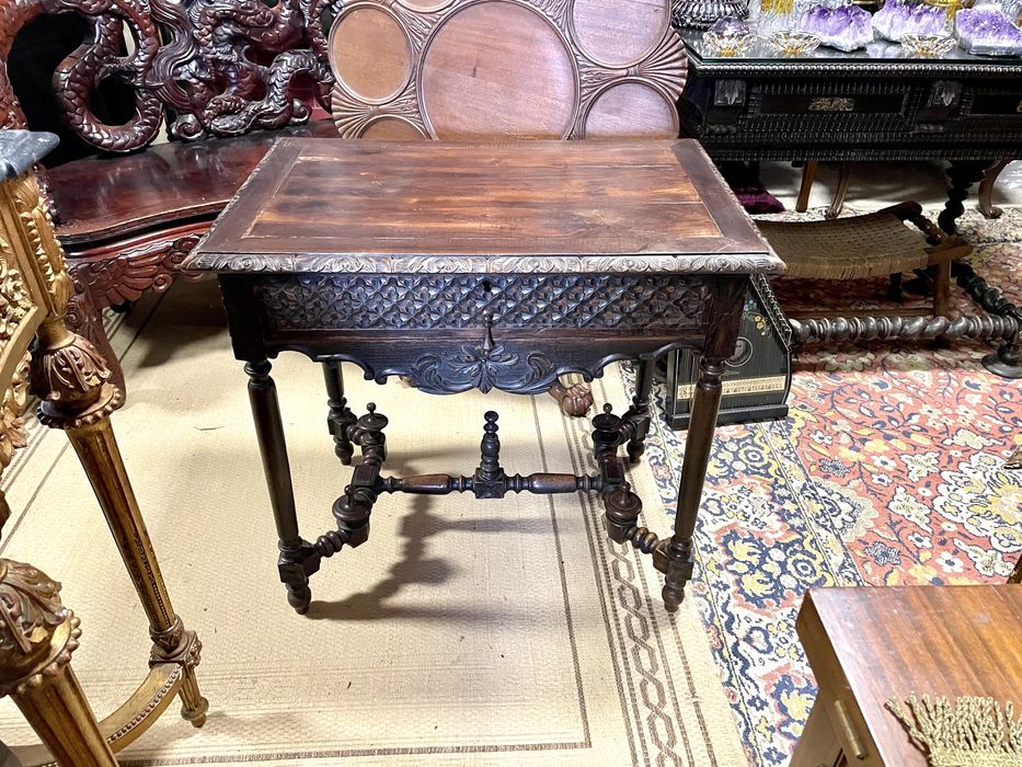 Mesa antiga tipo gotico imperio seculo 19