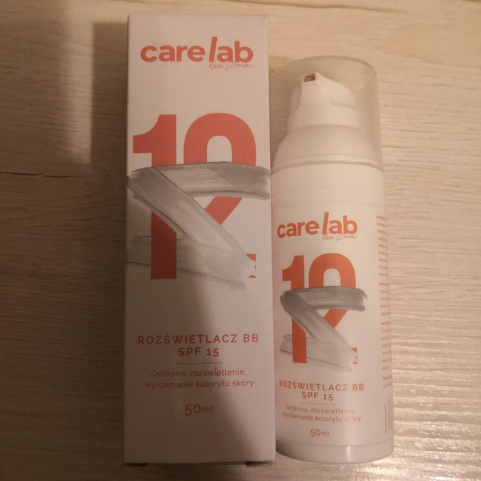 CareLab Rozświetlacz BB SPF15 krem rozświetlający na lato