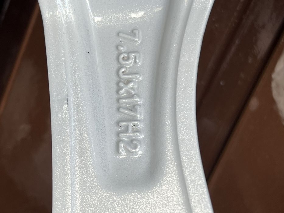 Felgi aluminiowe R17 Audi A3 8P 8V A4 B6 B7 A6 C5 C6 A8 D3 TT 8J Q3 8U