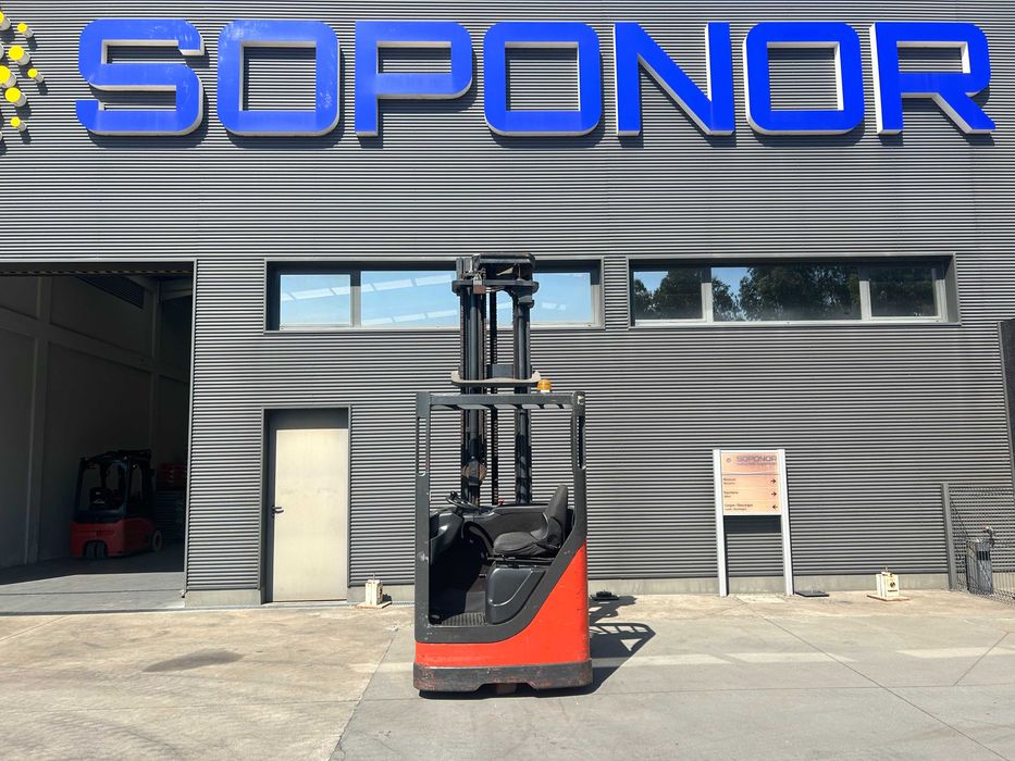 Empilhador Retrátil Linde R14