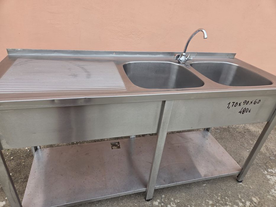 Bancada em inox com 2 pios