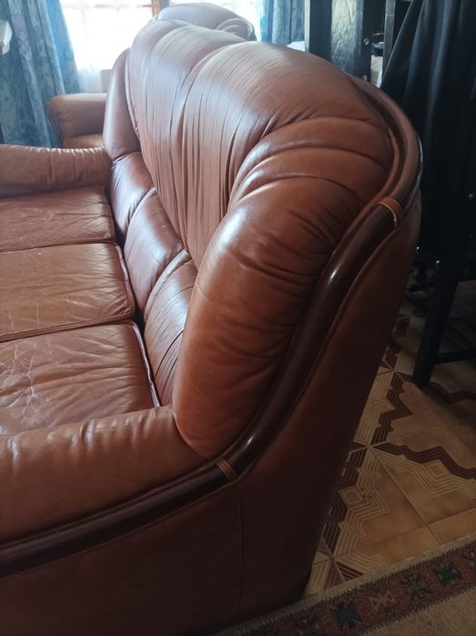 Conjunto Sofás em pele genuína
