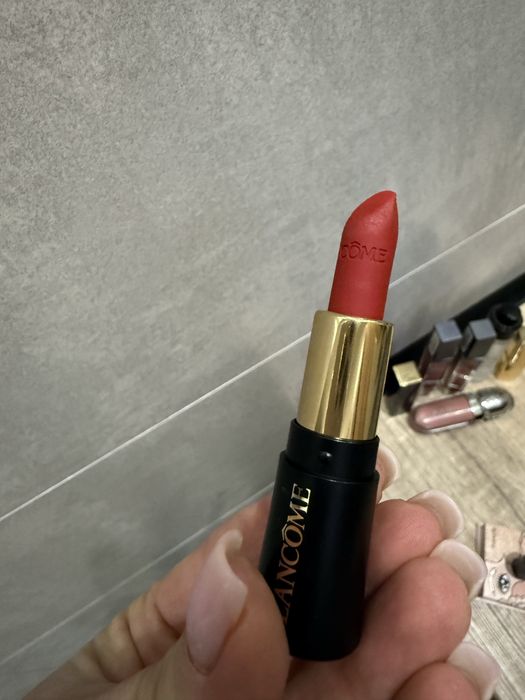 Продам косметику одним лотом. 9 позицій .Оригінал .