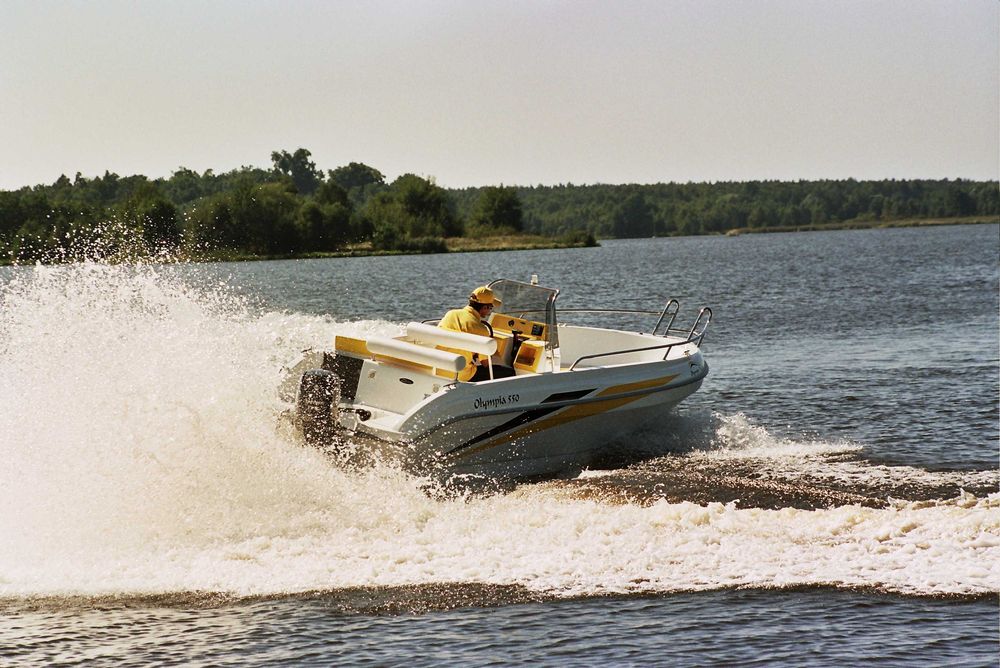 sprzedam łódź motorową OLYMPIA 550 open