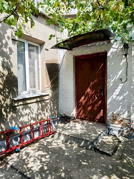 Газифицированные полдома и жилая времянка