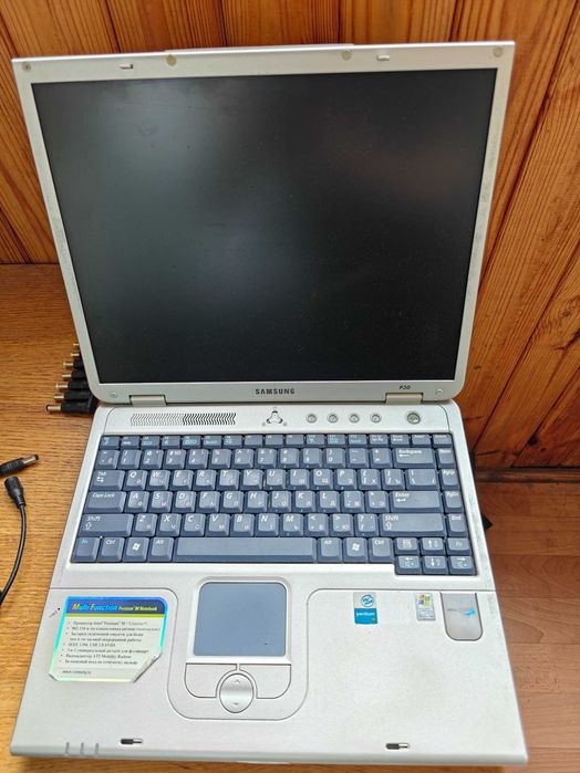 Лот з 4 неробочих ноутбуків. На запчастини або відновлення.