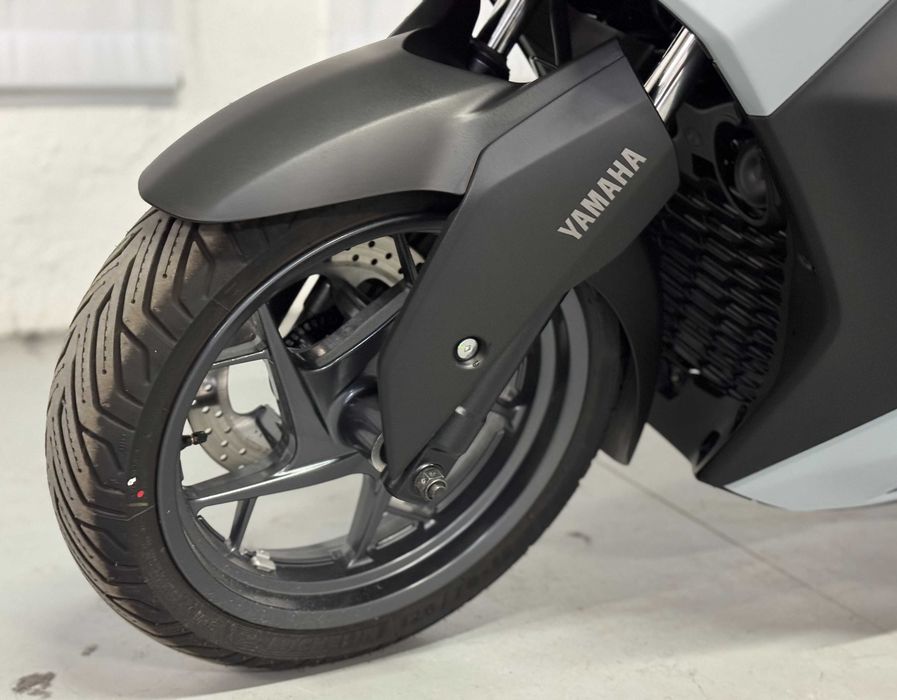 Yamaha X-Max Tech MAX 2025