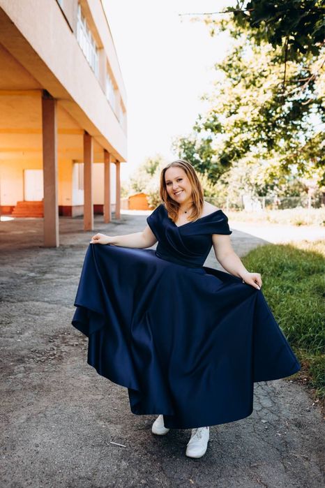 Сукня  випускна