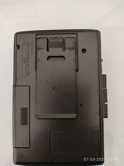 Walkman Mitachi com rádio e cassete autoreverse