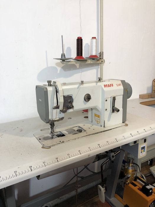 Продам промышленную швейную машинку Pfaff 1245