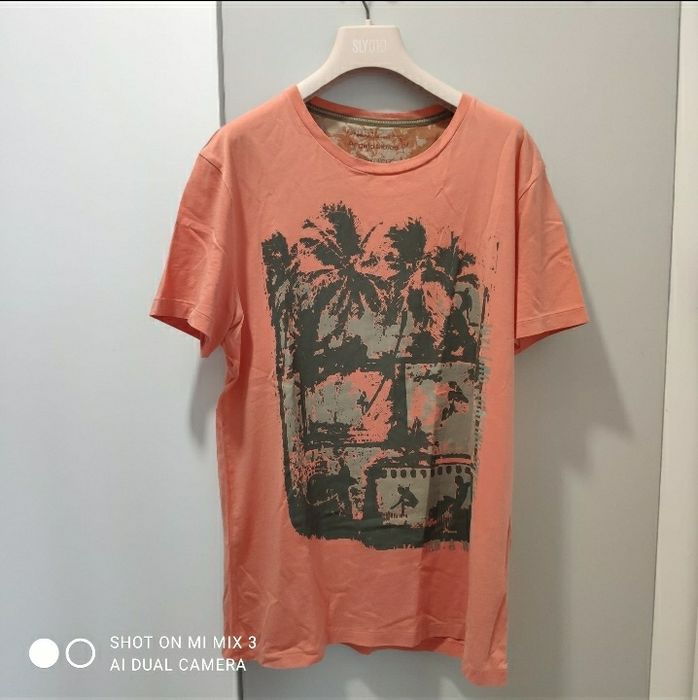 Wakacyjny t-shirt z nadrukiem w palmy Angelo Litrico L