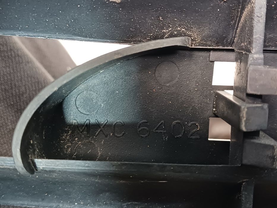 Grelha frente LAND ROVER Defender Chassis (L316)