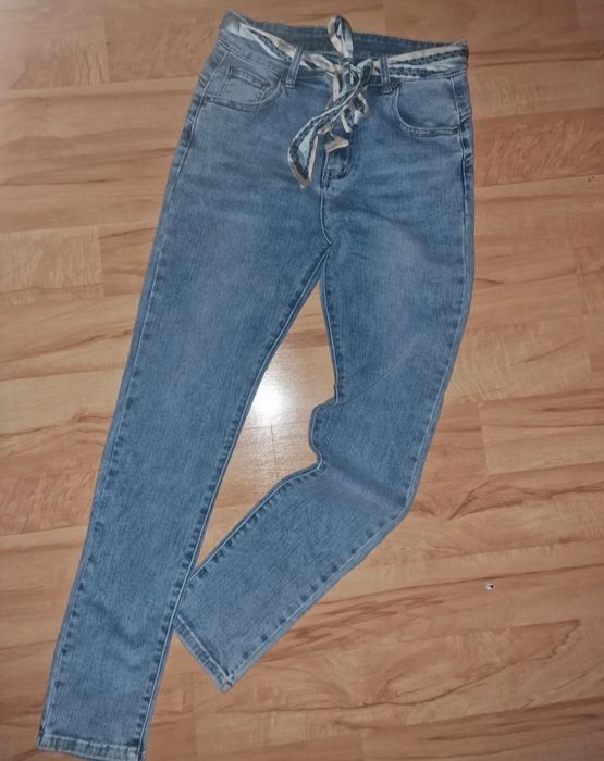 Jasne Jeansy Push up wstążka rozm. S 24 M.Sara