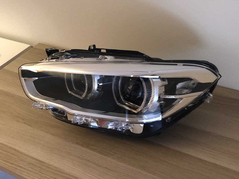Farol  BMW Série 1 F20/F21  - Série 2 F22/F23 - 2015 - 2019