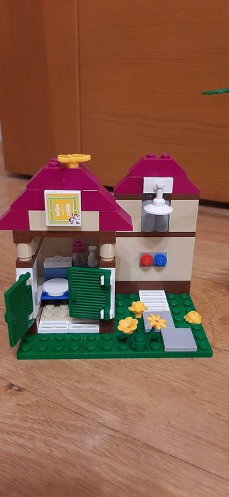 LEGO Friends 41008 - Basen w Heartlake