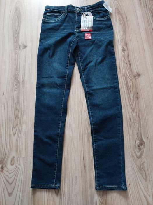 Nowe spodnie damskie Levis 710 super skinny 176 cm