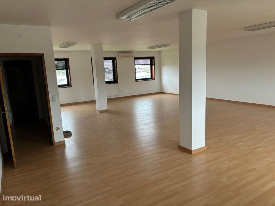Escritório com 2 frentes Perto de Ikea Matosinhos