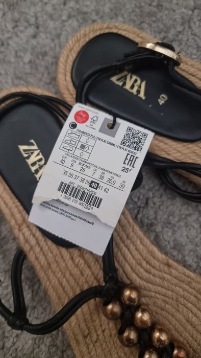 Sandálias Zara Novas