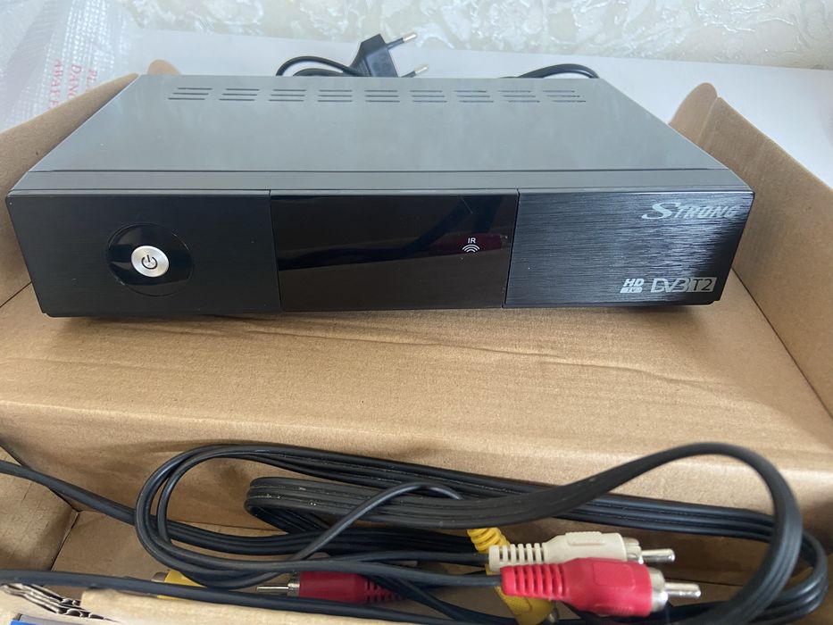 Цифровий ефірний приймач Strong SRT 8500 (Т2 тюнер)