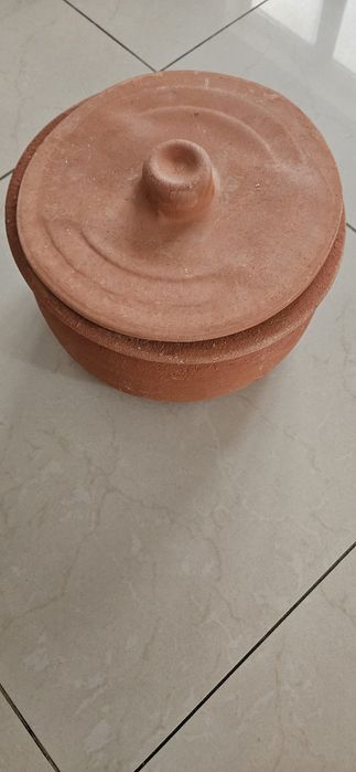 Garnek gliniany nowy