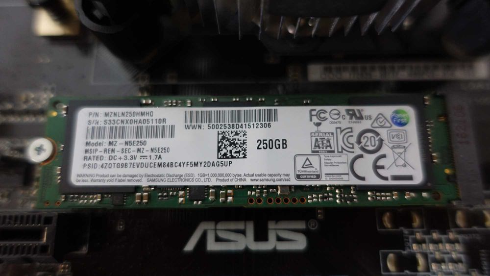 Motherboard Asus 150-Pro/ Processador Intel