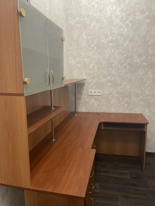 Продам свою стенку / уголок / стол для учебы, работы