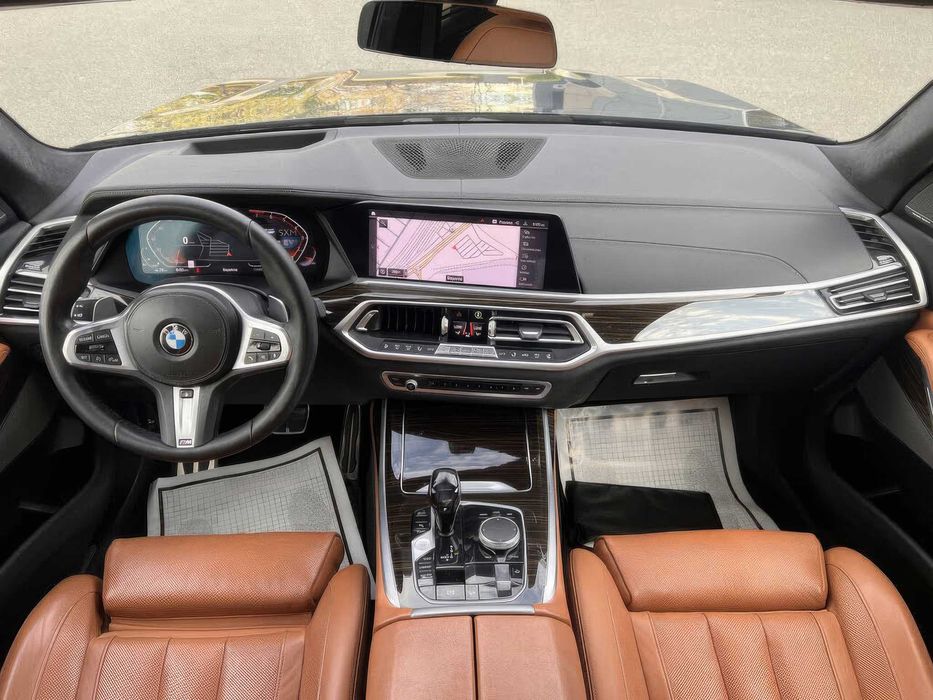 BMW X7      2020