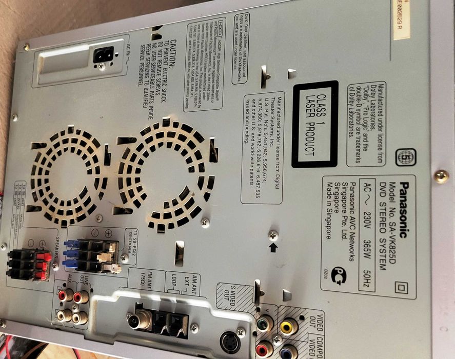 Продам потужну DVD-стереосистему Panasonic (модель SA-VK825D) із комплектом акустики 5.1
