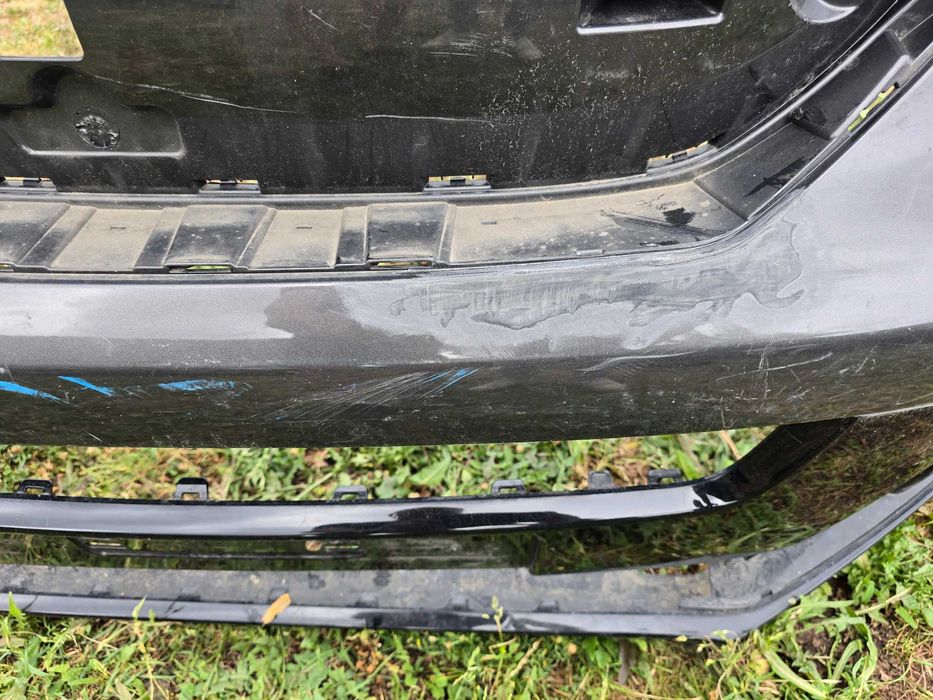 zderzak przód Peugeot Traveller