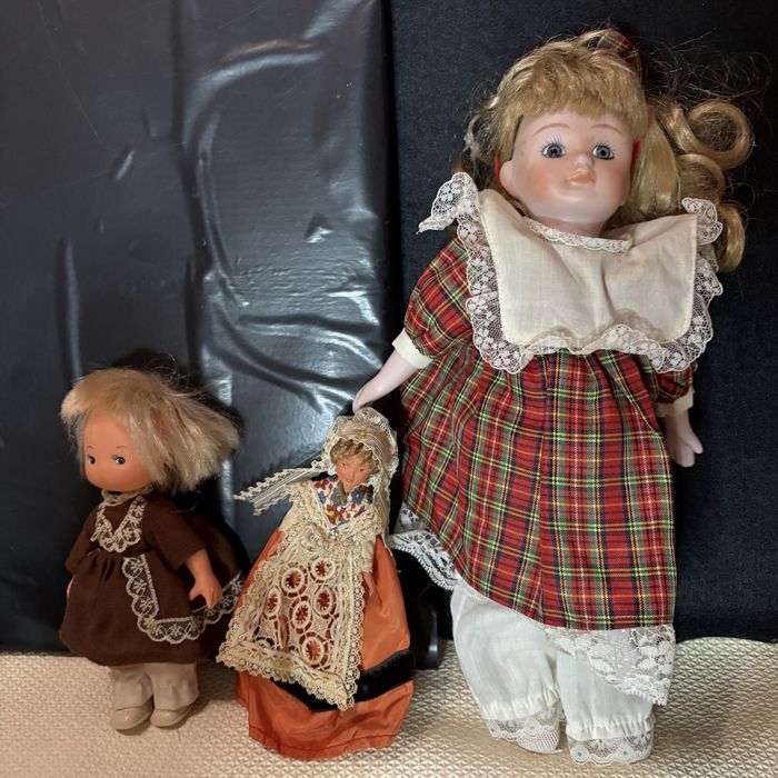 коллекционные куклы, вероятно, винтажные.