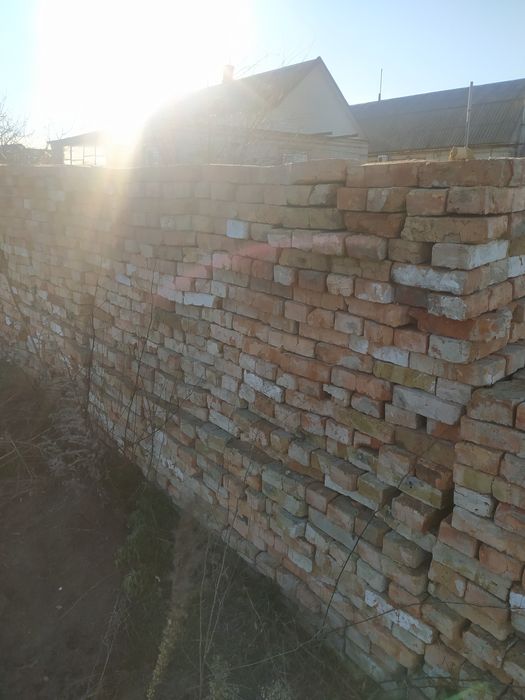 Продам б/у кирпич