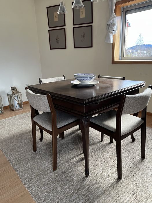 Mesa de jantar estensivel