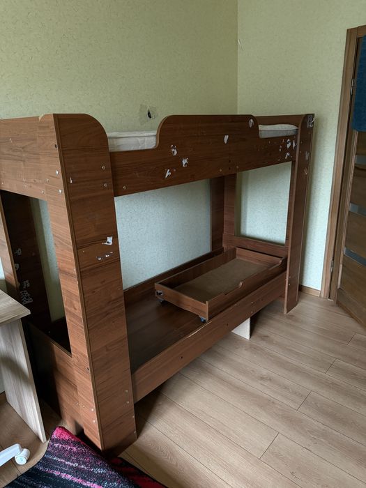 Кровать детская двухуровневая