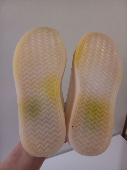 Высокие кроссовки Disney 27 р