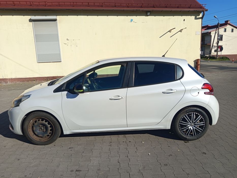 Sprzedam Peugeota 208 2015r