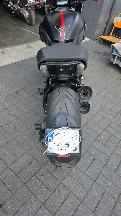 Ducati diavel v2