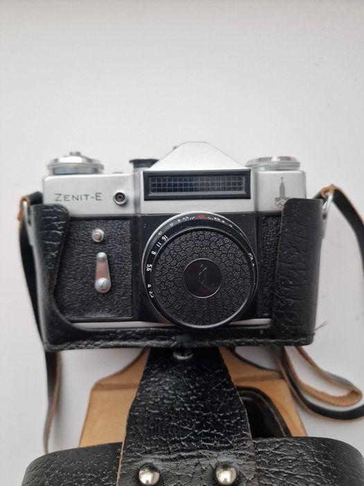 Фотоапарати плівкові Elicon та ZENIT-Е