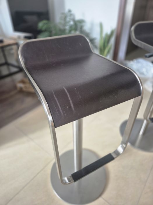 Wydam za darmo 2 hokery