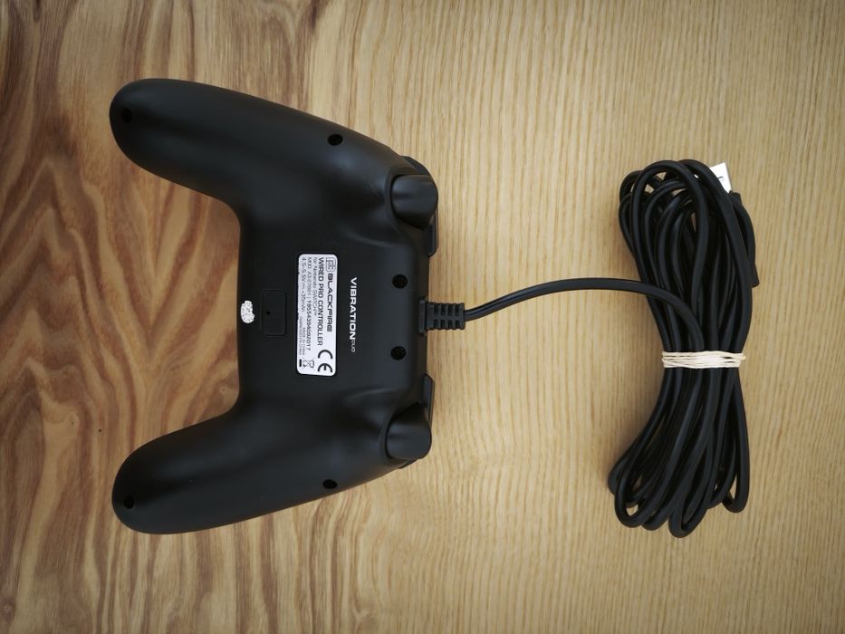 Comando BLACKFIRE Wired Pro Controller (Nintendo Switch - Preto)